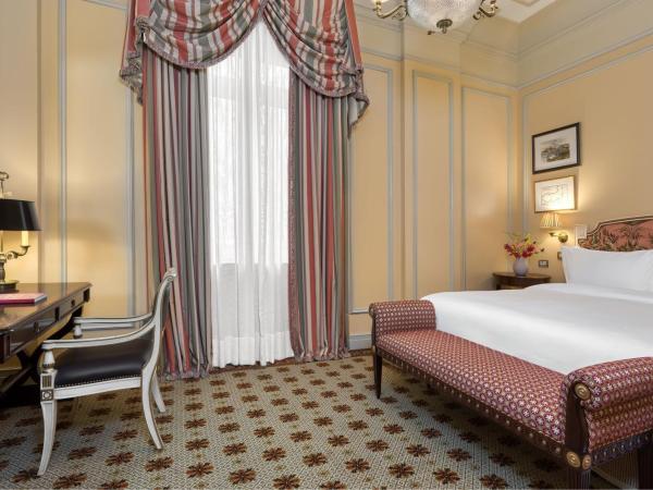 Hotel Grande Bretagne, a Luxury Collection Hotel, Athens : photo 4 de la chambre chambre classique avec 1 lit king-size - vue sur cour