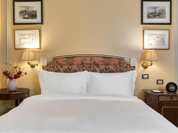 Hotel Grande Bretagne, a Luxury Collection Hotel, Athens : photo 2 de la chambre chambre classique avec 1 lit king-size - vue sur cour