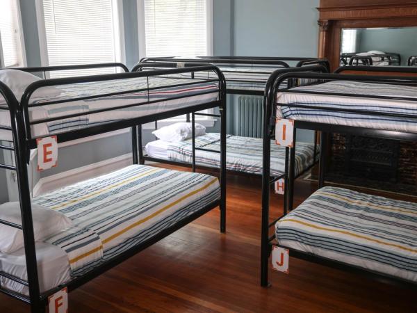 Wrigley Hostel - Chicago : photo 2 de la chambre lit dans dortoir mixte de 10 lits