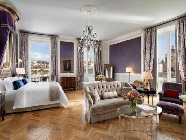 The St. Regis Florence : photo 2 de la chambre suite junior arno 1 chambre - vue sur fleuve arno