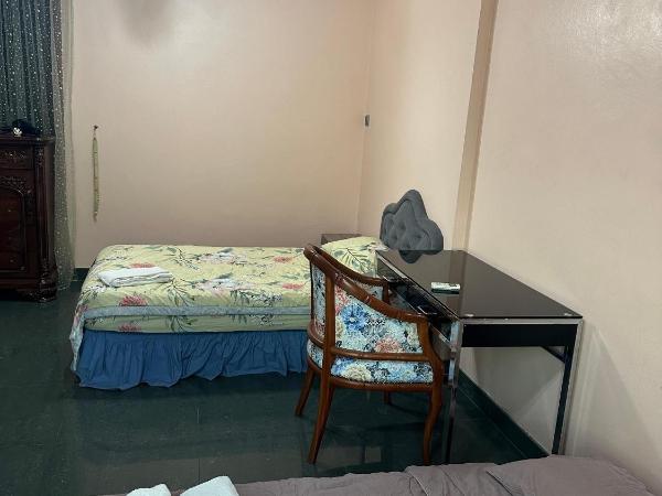 Seladah Stay : photo 4 de la chambre chambre familiale avec salle de bains commune