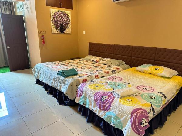 Seladah Stay : photo 8 de la chambre chambre familiale avec salle de bains privative
