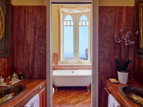 Palazzo Vecchio Taormina : photo 4 de la chambre chambre lit king-size deluxe