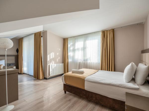 MAGİA HOTEL : photo 3 de la chambre chambre familiale avec balcon