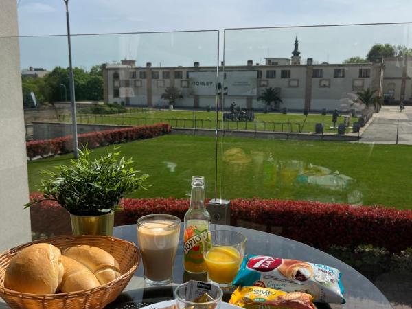 Boutique Hotel & Event Center : photo 3 de la chambre chambre double supérieure