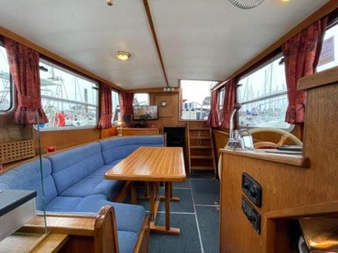 Séjour insolite- Bateau Hôtel- La Rochelle : photo 7 de la chambre mobile home