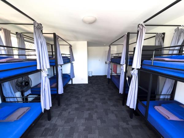 Somewhere To Stay Backpackers : photo 2 de la chambre lit dans dortoir mixte de 8 lits avec salle de bains privative