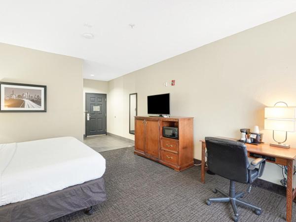 La Quinta by Wyndham Houston Hobby Airport : photo 3 de la chambre chambre lit king-size deluxe