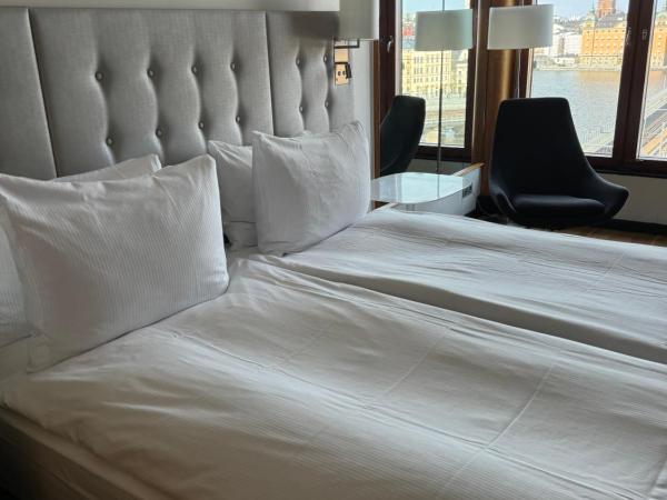 Hilton Stockholm Slussen Hotel : photo 4 de la chambre chambre lit king-size deluxe avec vue