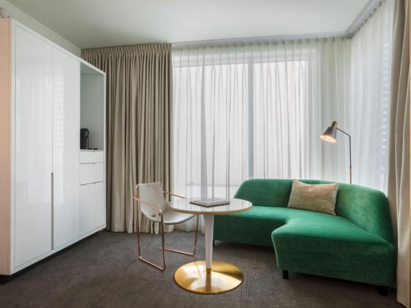 The Laura Hotel, Houston Downtown, Autograph Collection : photo 1 de la chambre chambre lit king-size exécutive en angle 