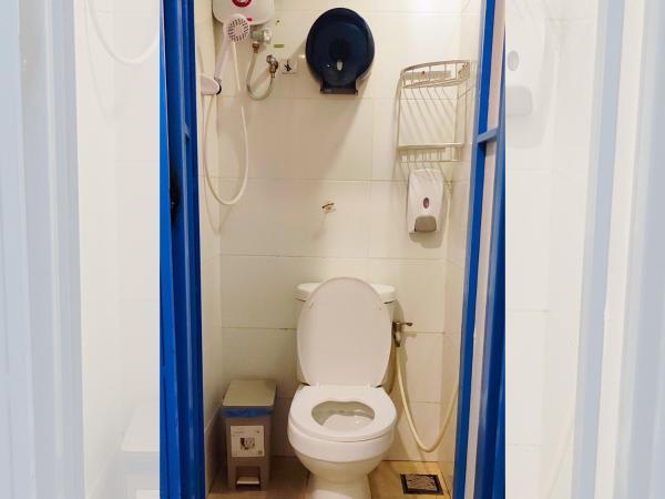 Bestow Capsule Hostel : photo 10 de la chambre chambre simple avec salle de bains commune