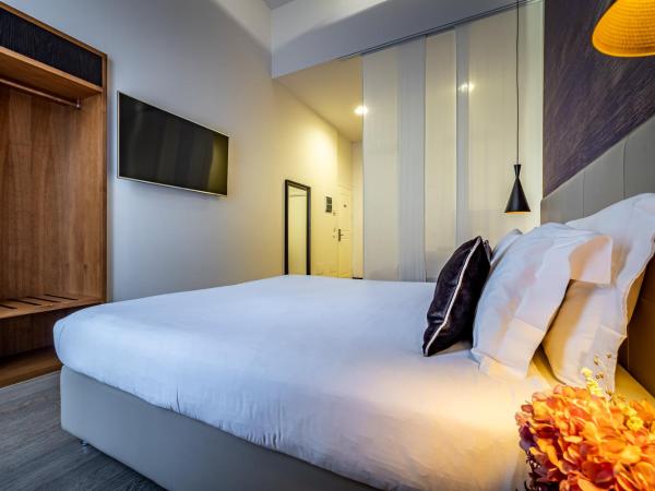 Rivalta Hotel - Alfieri Collezione : photo 8 de la chambre chambre double deluxe avec bain à remous