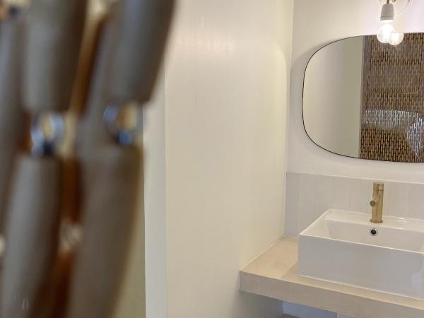 Maison Olea : photo 10 de la chambre chambre lit queen-size - vue sur jardin