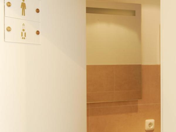 Hotel Blauer Bock : photo 1 de la chambre chambre simple Économique avec salle de bains et toilettes communes