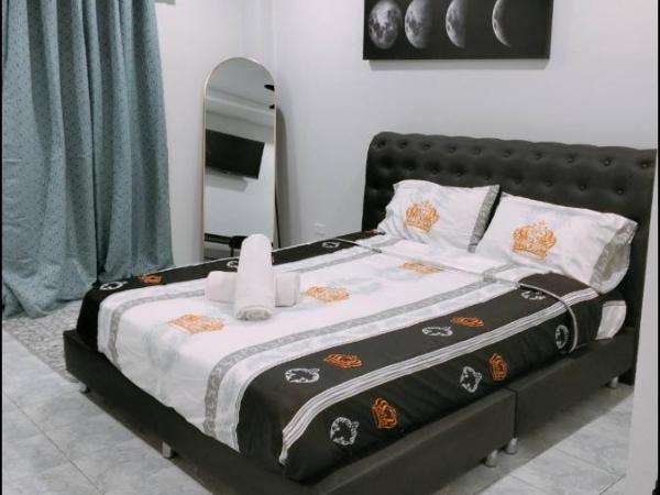 Traveller's Rest Sports Bar : photo 9 de la chambre grande chambre double avec balcon