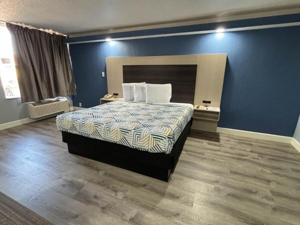 Studio 6 Suites Memphis, TN East Memphis : photo 4 de la chambre hébergement lit king-size - fumeurs