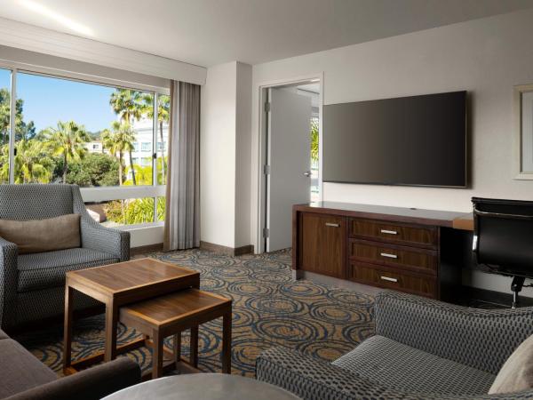 DoubleTree by Hilton San Diego Del Mar : photo 6 de la chambre suite 1 chambre lit king-size