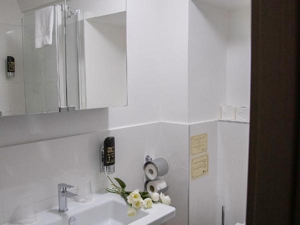 Old Prague House : photo 9 de la chambre chambre familiale avec salle de bains privative