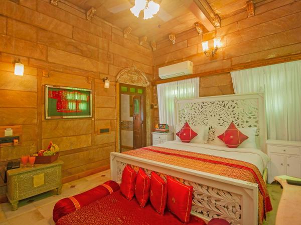 Amritara Manak Haveli, Jodhpur : photo 5 de la chambre royal room - free morning and evening rooftop live music on weekends and evening tea - coffee with cookies