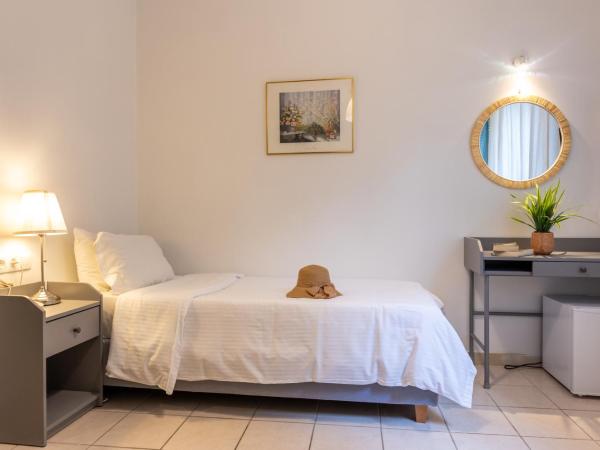 Hotel Bretagne : photo 1 de la chambre chambre simple