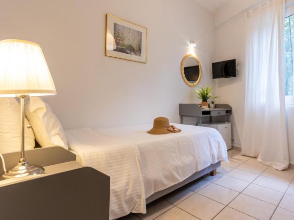 Hotel Bretagne : photo 2 de la chambre chambre simple