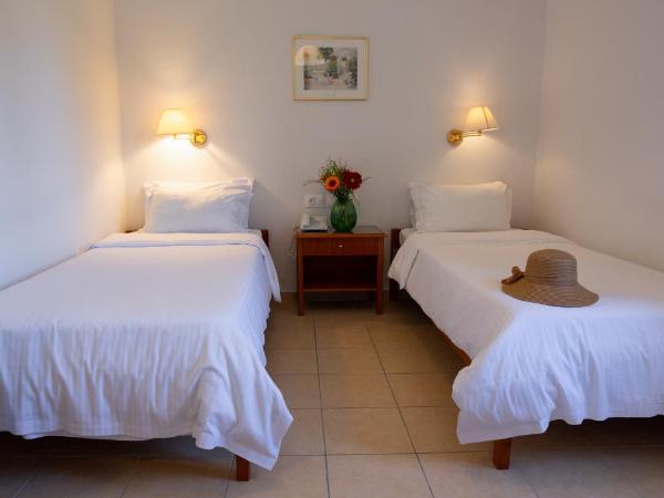 Hotel Bretagne : photo 2 de la chambre chambre triple