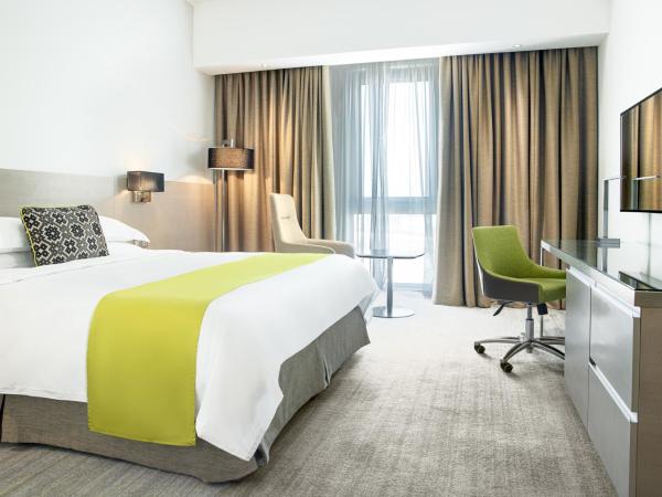 Novotel Muscat Airport : photo 5 de la chambre chambre lit king-size supérieure