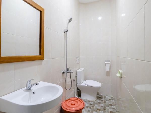 Hotel Safara Yogyakarta : photo 4 de la chambre chambre familiale