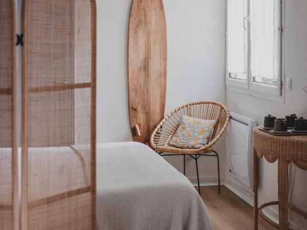 Hôtel de La Plage : photo 1 de la chambre chambre familiale avec douche