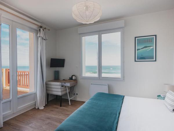 Hôtel de La Plage : photo 3 de la chambre chambre double avec terrasse - vue directe sur mer