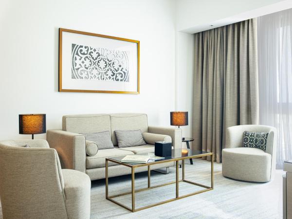 Novotel Muscat Airport : photo 2 de la chambre suite deluxe