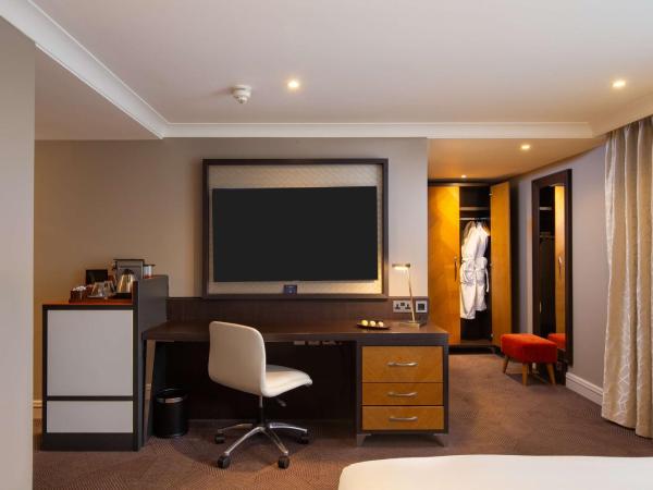 DoubleTree by Hilton London Ealing : photo 3 de la chambre suite junior lit queen-size