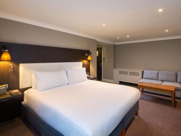 DoubleTree by Hilton London Ealing : photo 7 de la chambre suite junior lit king-size