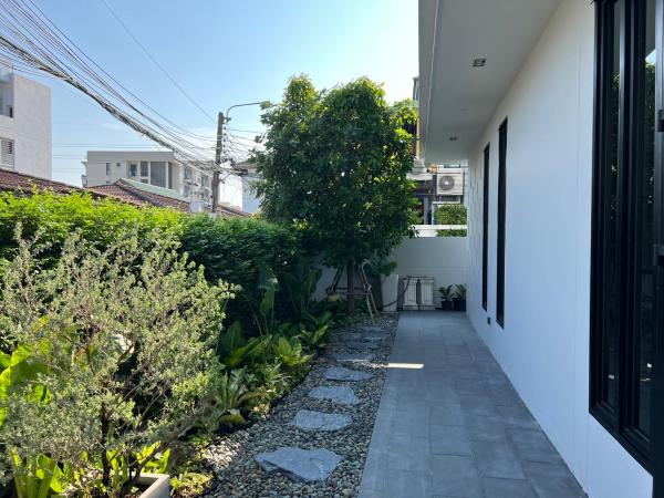 House40 - MRT Ratchadaphisek : photo 2 de la chambre chambre double avec terrasse