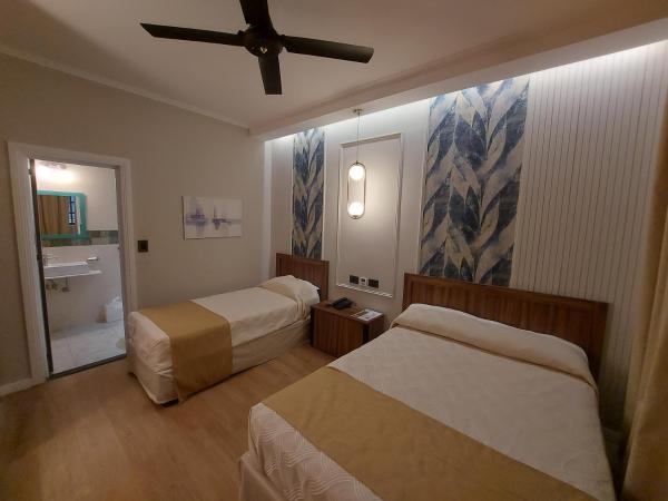 Hotel Internacional : photo 2 de la chambre chambre triple supérieure