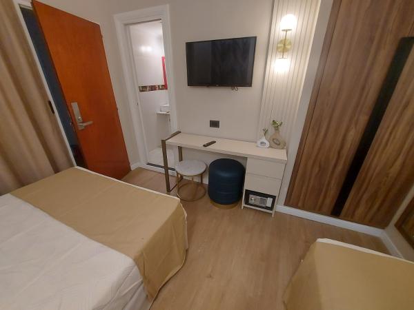 Hotel Internacional : photo 3 de la chambre chambre triple supérieure