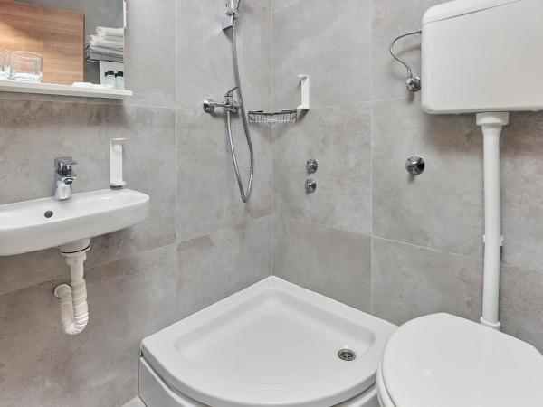 Mediteran Hotel by Aminess : photo 4 de la chambre chambre double standard