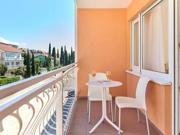 Mediteran Hotel by Aminess : photo 5 de la chambre chambre double standard avec balcon 