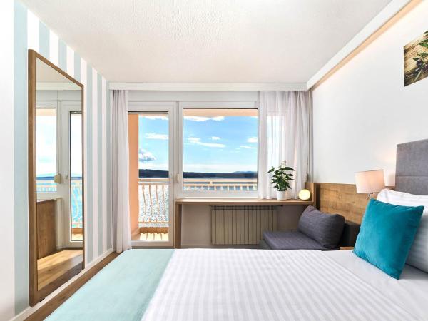 Mediteran Hotel by Aminess : photo 3 de la chambre chambre double supérieure avec balcon - vue sur mer