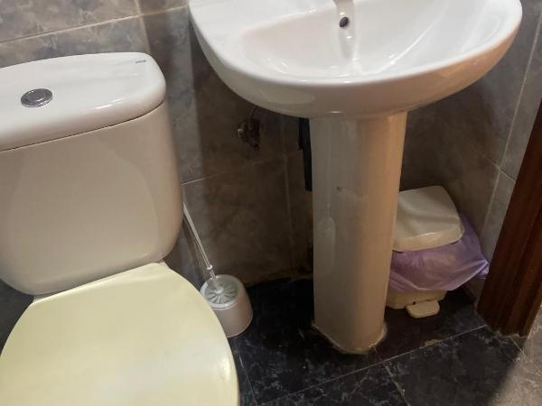 La Ferroviaria -Pensión No Fumadores - Sin Ascensor : photo 4 de la chambre chambre double avec salle de bains privative