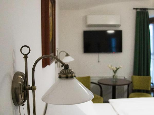 Old Prague House : photo 8 de la chambre chambre triple avec salle de bains privative