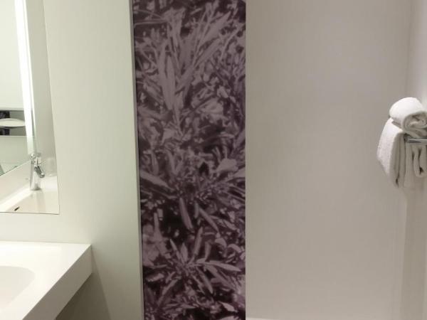 Mercure Marseille Centre Vieux Port : photo 1 de la chambre chambre double classique