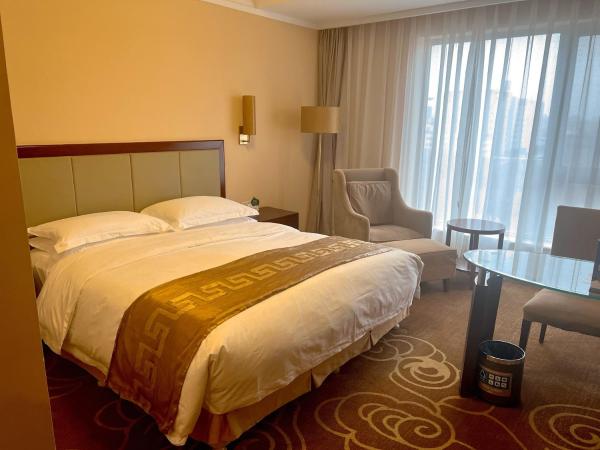 Inner Mongolia Grand Hotel : photo 4 de la chambre chambre lit king-size standard