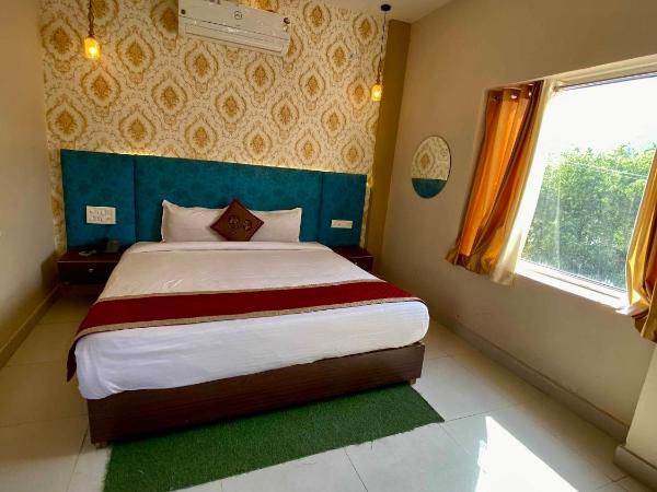 The Indraj Palace Hotel : photo 3 de la chambre chambre double avec balcon