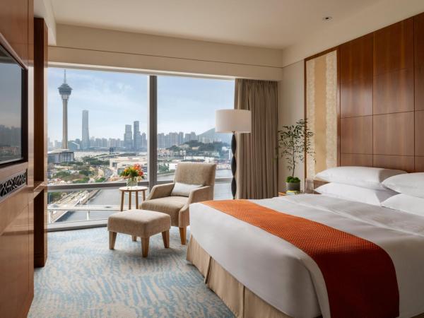 Mandarin Oriental, Macau : photo 2 de la chambre chambre lit king-size deluxe - vue sur lac