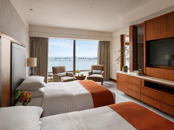 Mandarin Oriental, Macau : photo 2 de la chambre chambre lits jumeaux de luxe avec vue sur la baie 