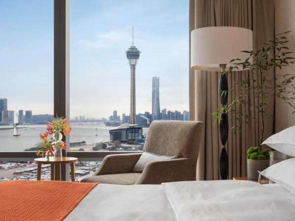Mandarin Oriental, Macau : photo 1 de la chambre chambre lit king-size deluxe - vue sur lac
