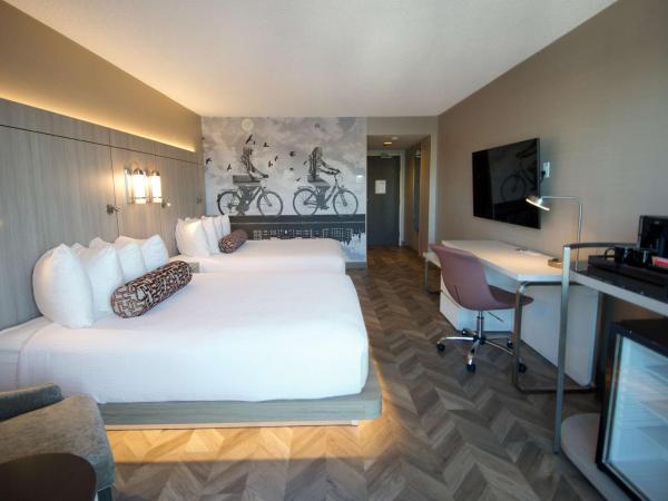 Coast Victoria Hotel & Marina by APA : photo 7 de la chambre chambre lit queen-size