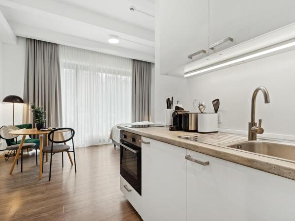 limehome Munich Fritz-Erler Str : photo 4 de la chambre suite avec terrasse 