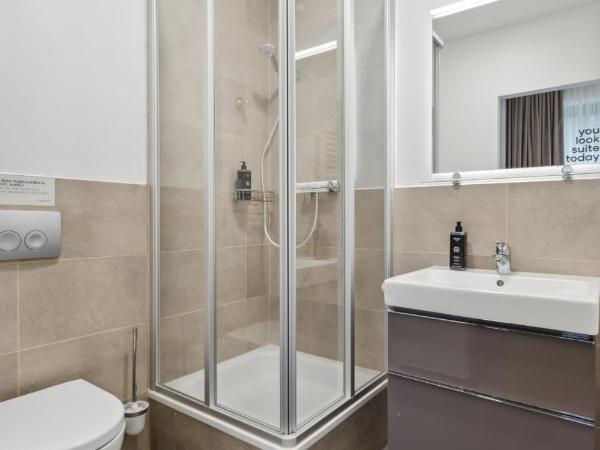 limehome Munich Fritz-Erler Str : photo 5 de la chambre suite avec terrasse 